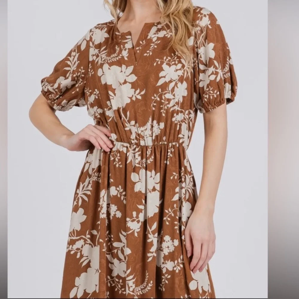 Absolutely Beautiful Floral Black and White Dress - Picture 5 of 7